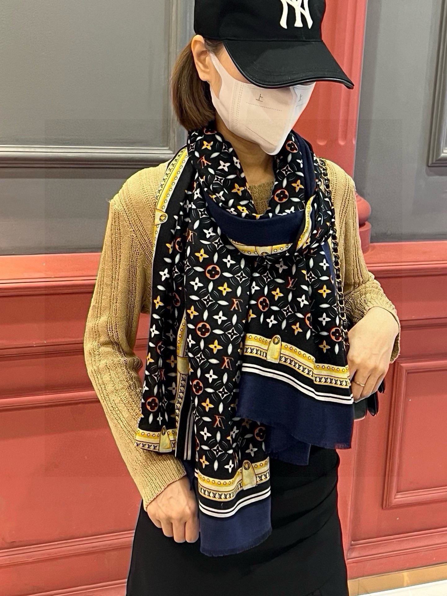 Louis Vuitton Scarf